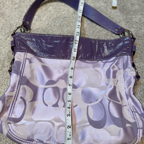 Rare lilac authentic Coach shoulder bag that doubles as a crossbody bag too! - Picture 10 of 10